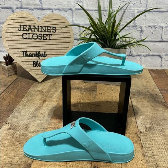 MICHAEL MICHAEL KORS
Linsey Logo Rubber T-Strap Sandal - Picture 4 of 7